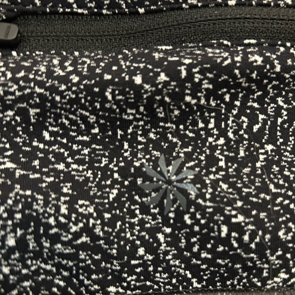 Athleta leggings Full leg/ with pockets Size M - Picture 4 of 7